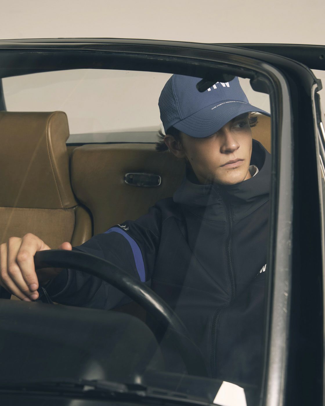 ティーエフダブリューフォーティーナインのキャップ