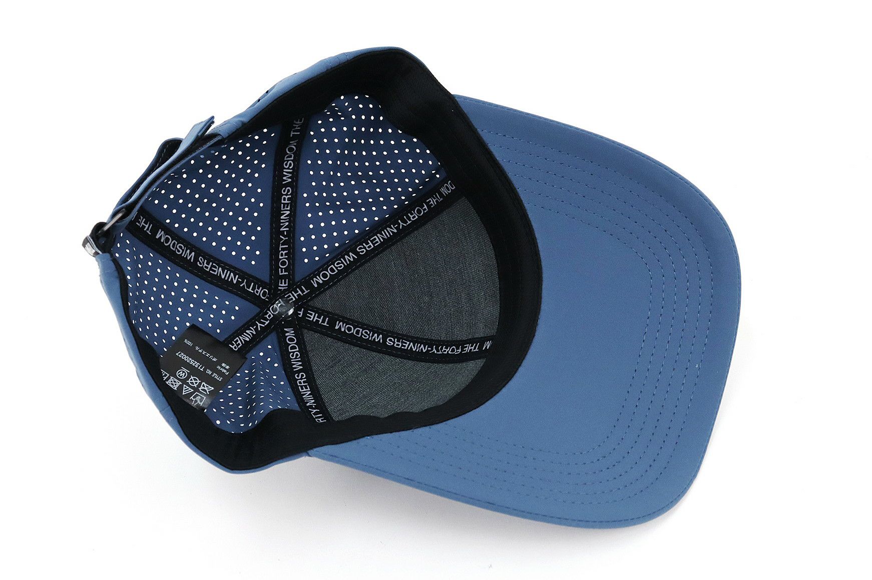 ティーエフダブリューフォーティーナインのキャップ