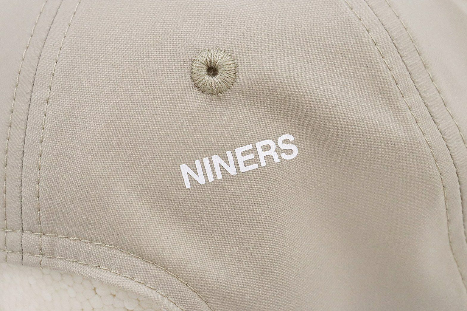 ティーエフダブリューフォーティーナインのキャップ