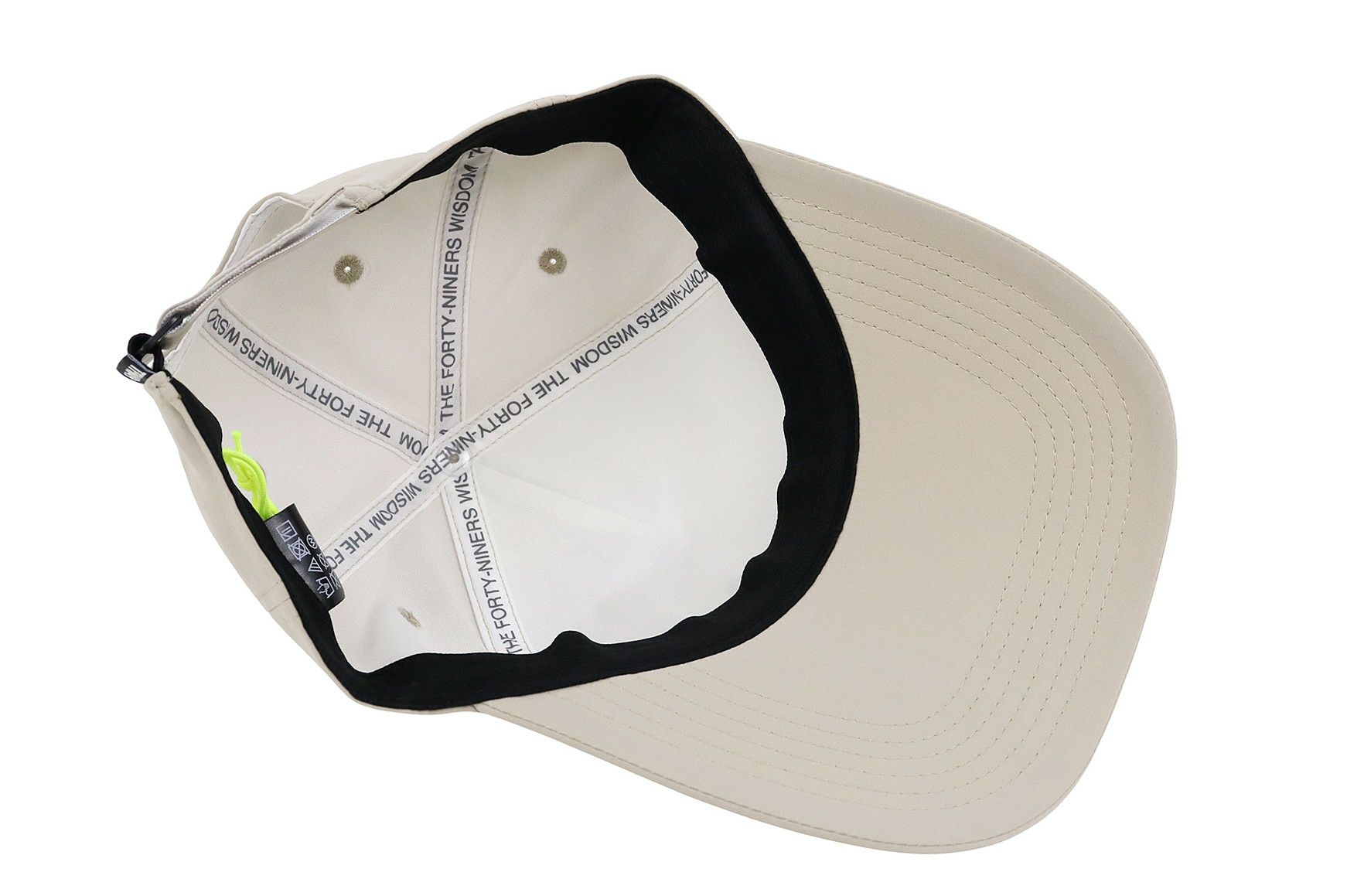 ティーエフダブリューフォーティーナインのキャップ