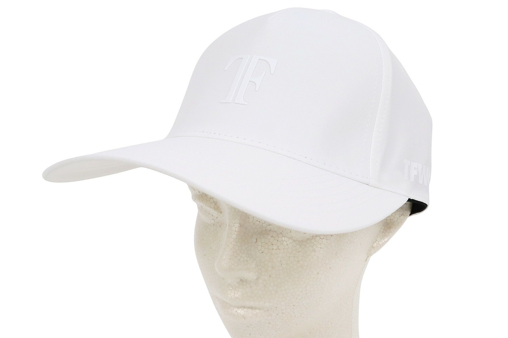 ティーエフダブリューフォーティーナインのキャップ