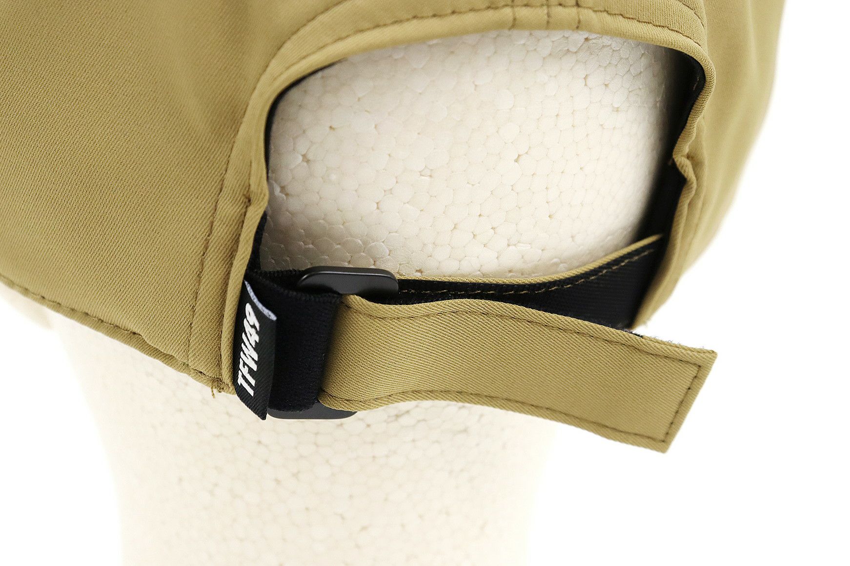 ティーエフダブリューフォーティーナインのキャップ