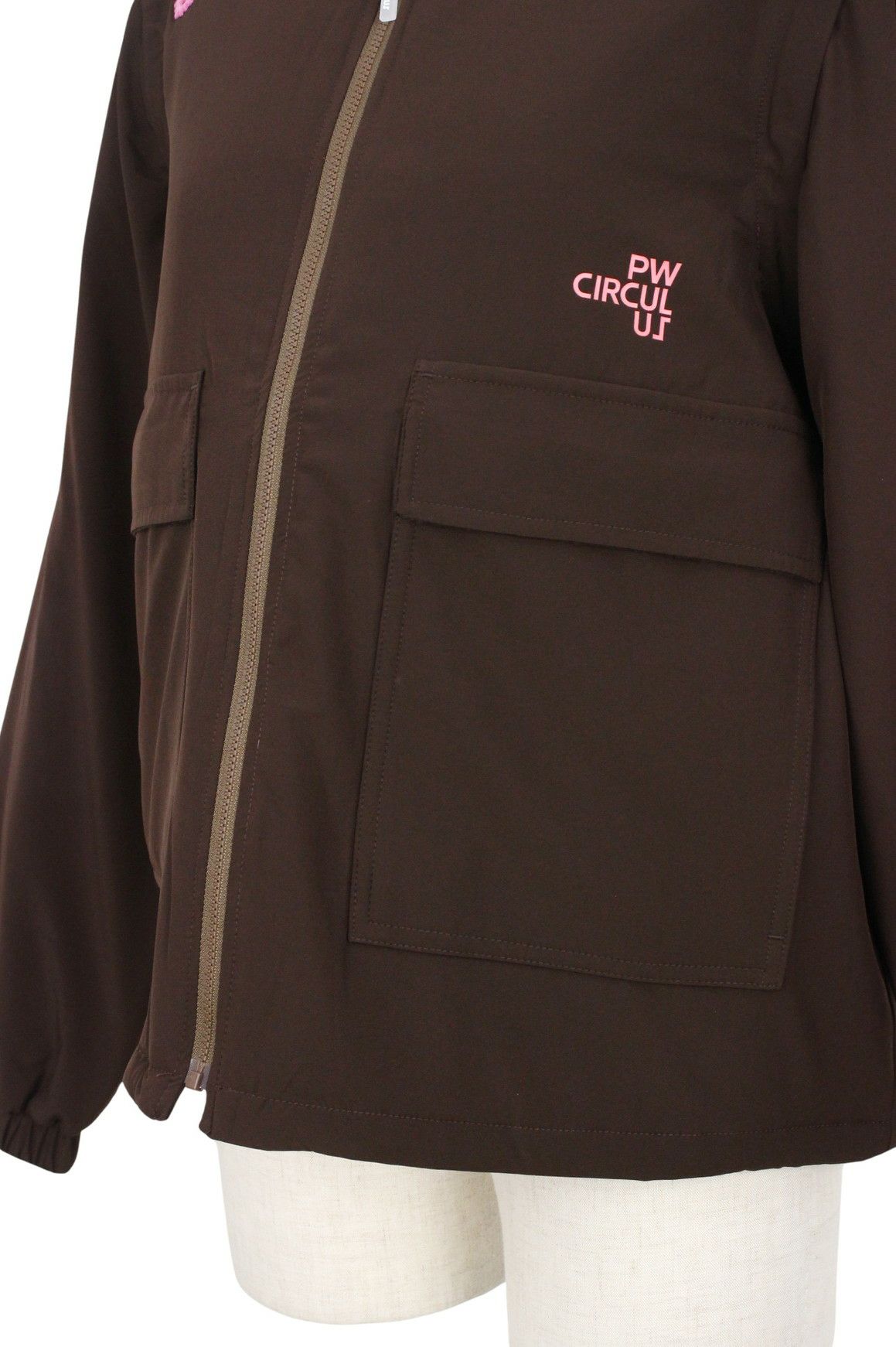 ピーダブリュサーキュラスのブルゾン