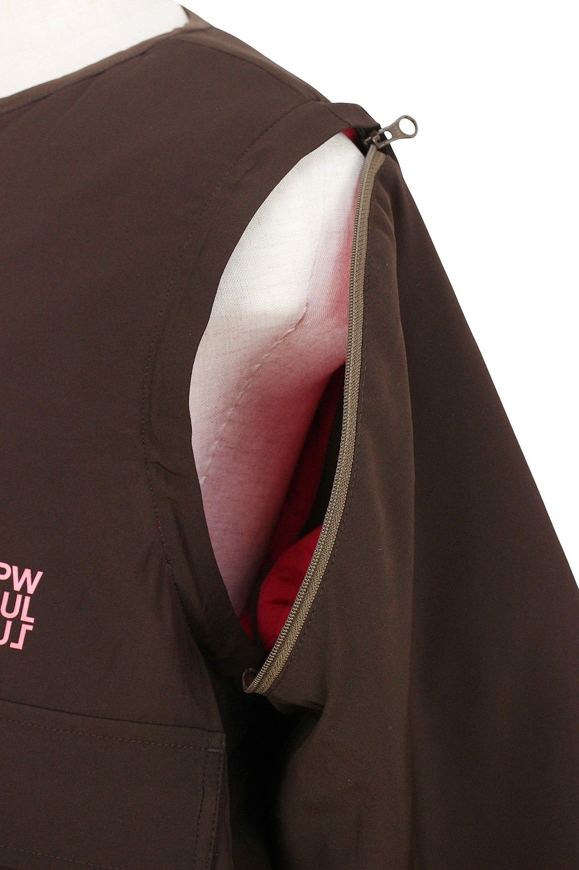 ピーダブリュサーキュラスのブルゾン