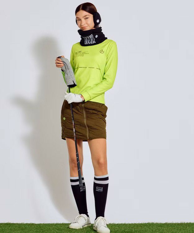 ピーダブリュサーキュラスのハイネックシャツ