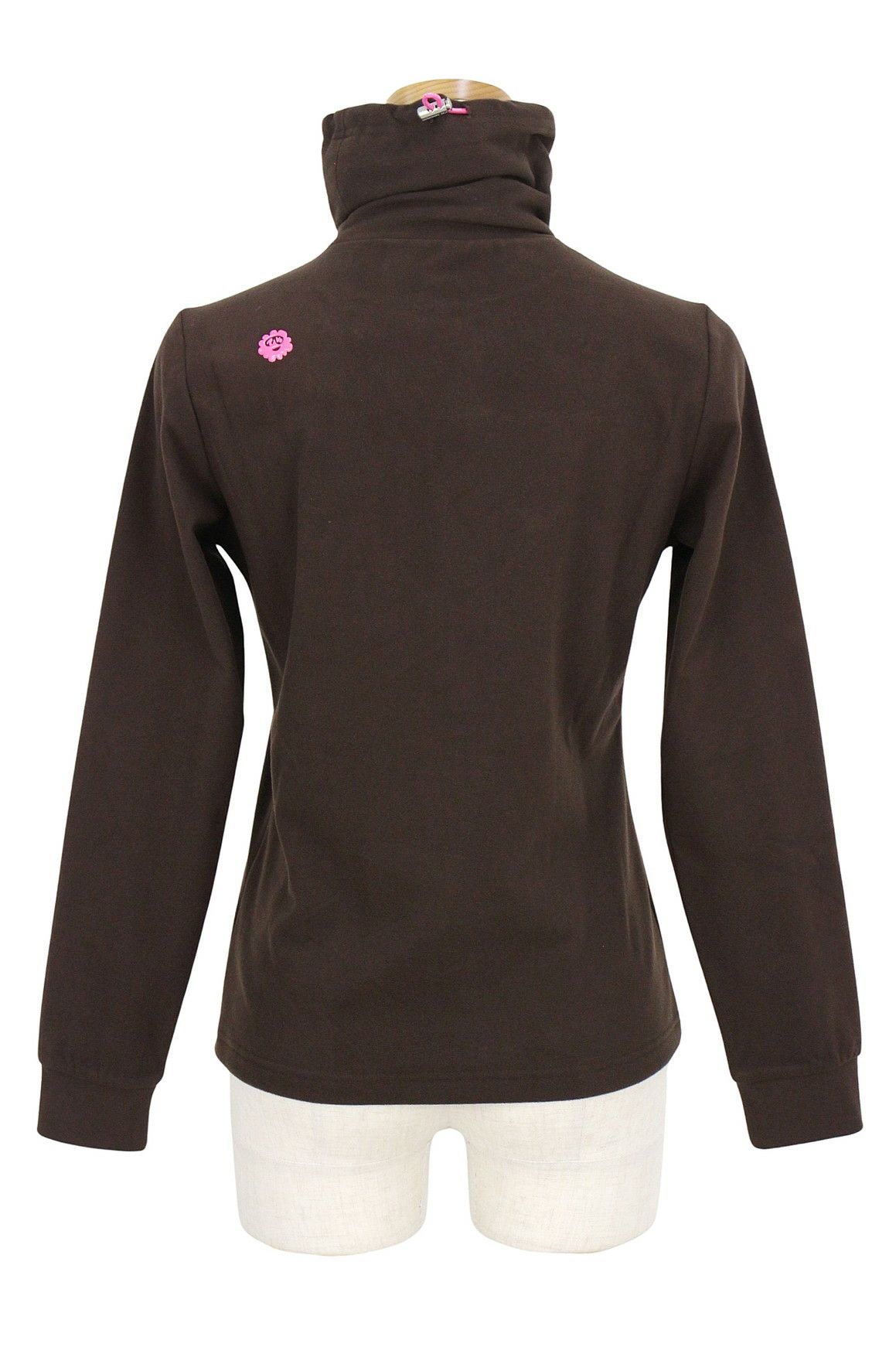 ピーダブリュサーキュラスのハイネックシャツ