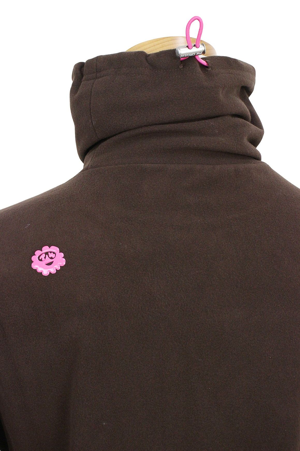 ピーダブリュサーキュラスのハイネックシャツ