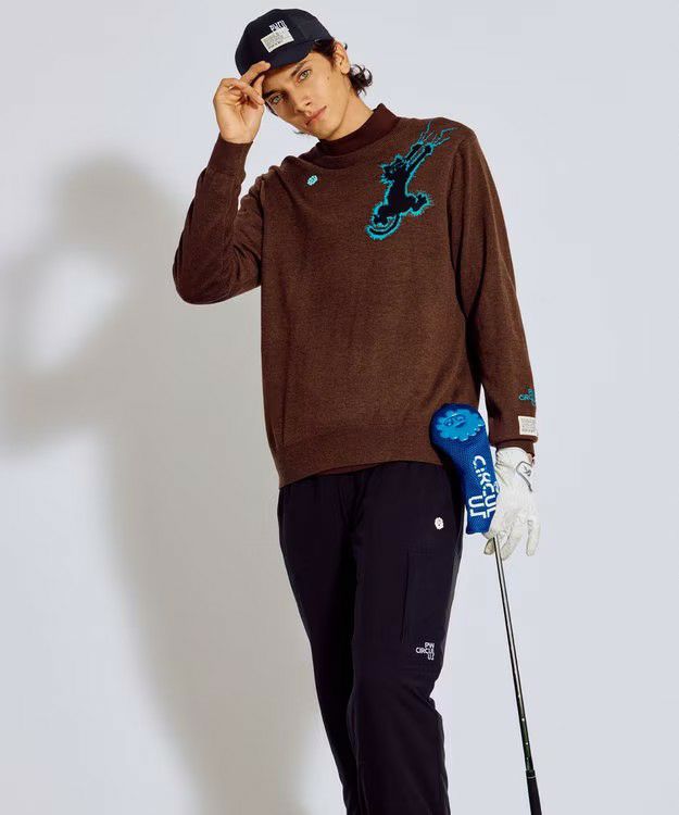 ピーダブリュサーキュラスのセーター