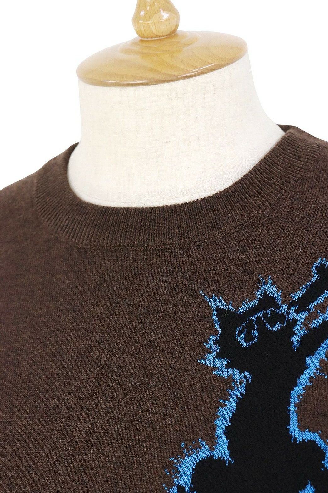 ピーダブリュサーキュラスのセーター