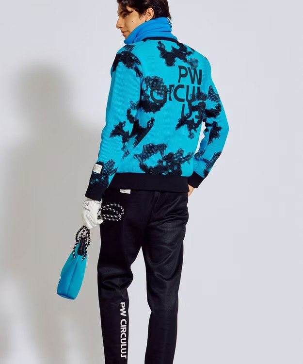 ピーダブリュサーキュラスのセーター