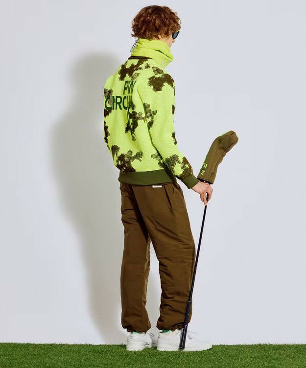 ピーダブリュサーキュラスのセーター