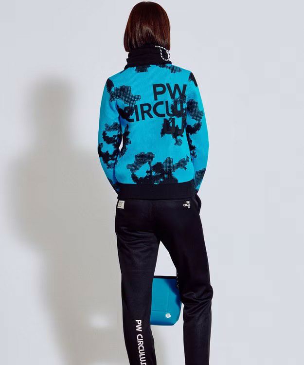 ピーダブリュサーキュラスのセーター