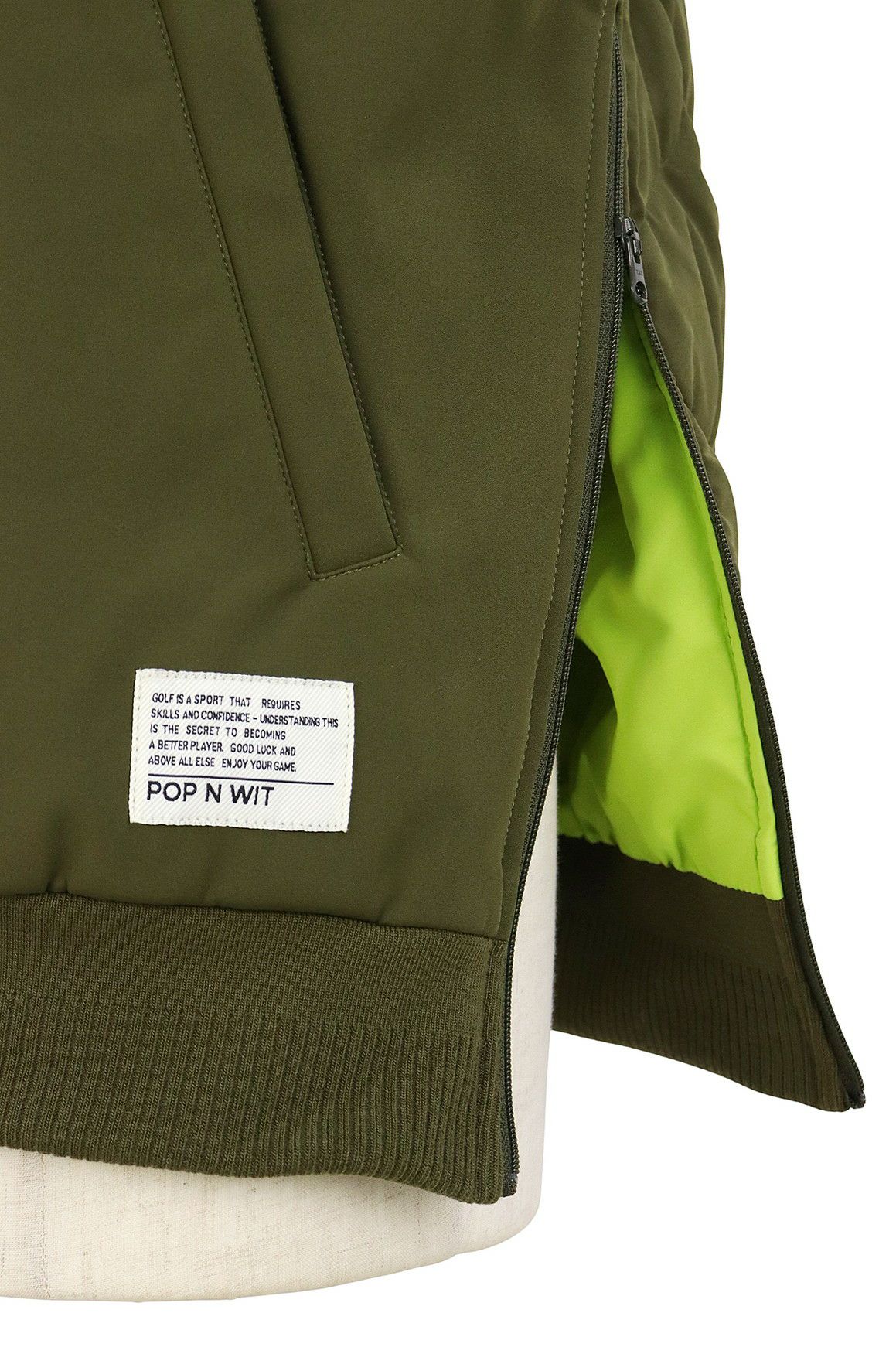 ピーダブリュサーキュラスのブルゾン