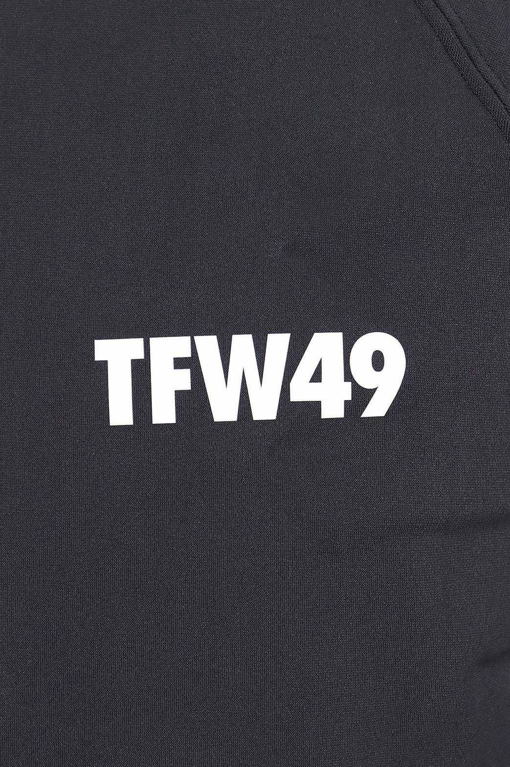 TFW49のパーカー