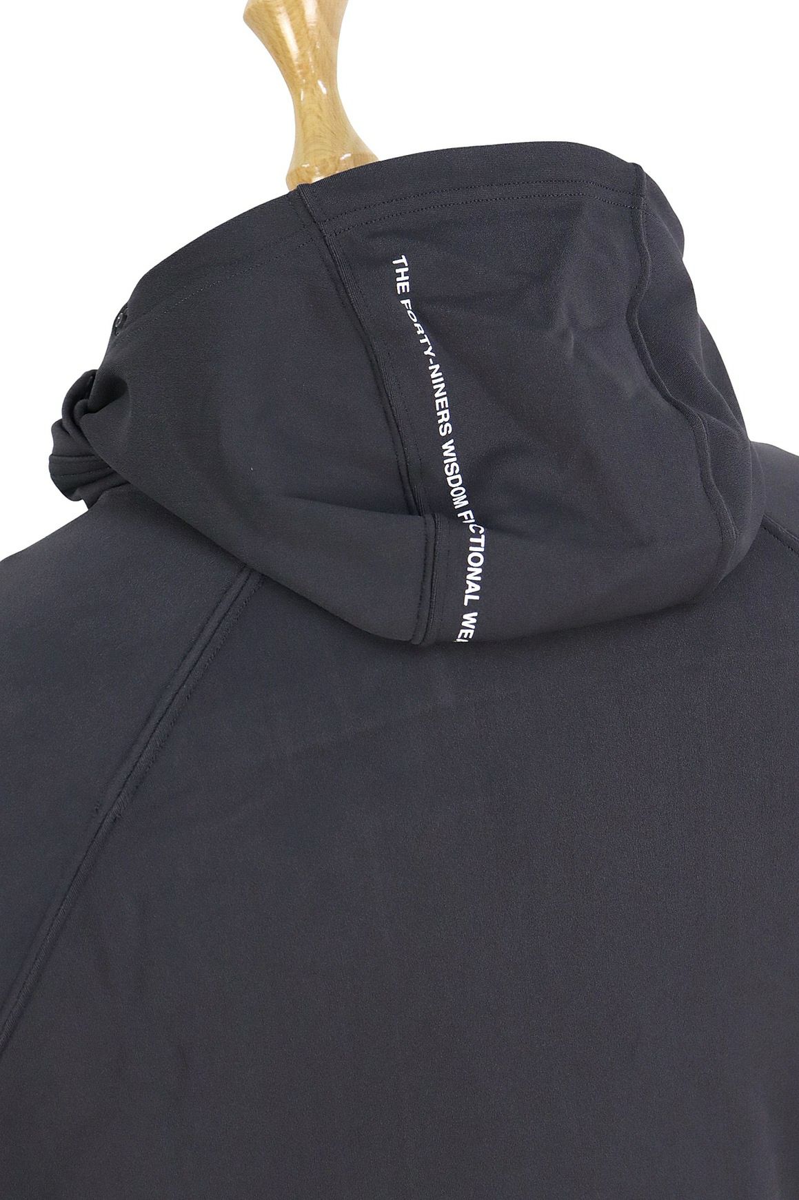 TFW49のパーカー