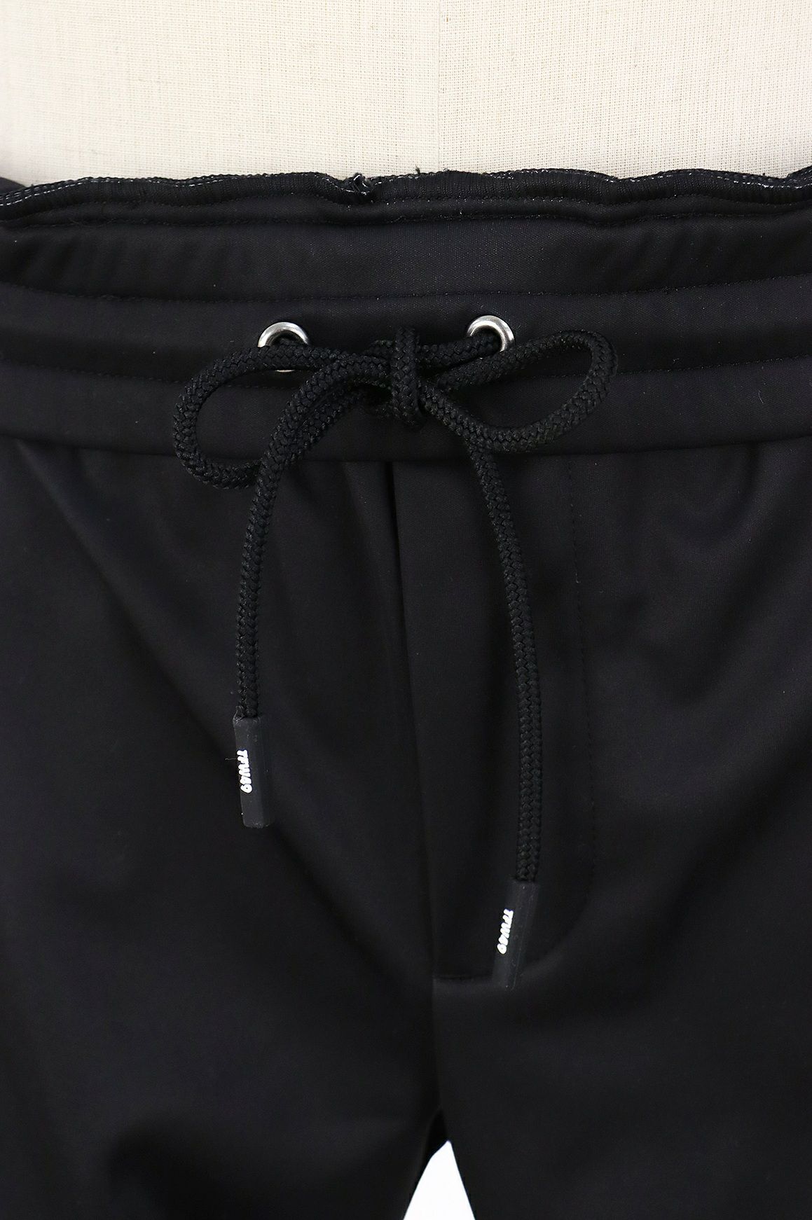 ティーエフダブリューフォーティーナインのパンツ