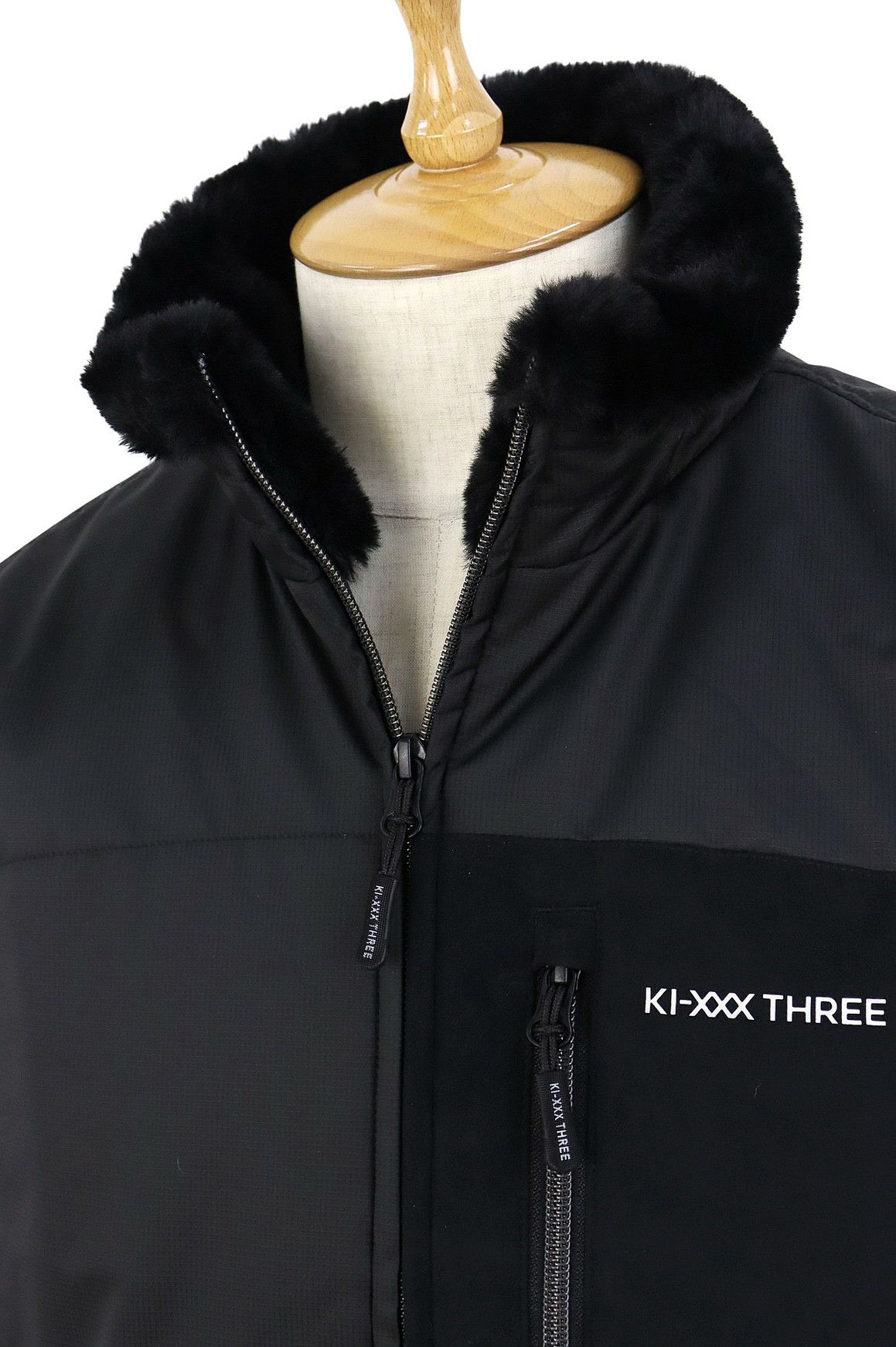 キックスリーのブルゾン