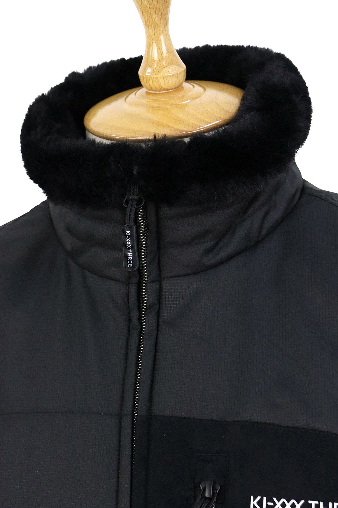 キックスリーのブルゾン