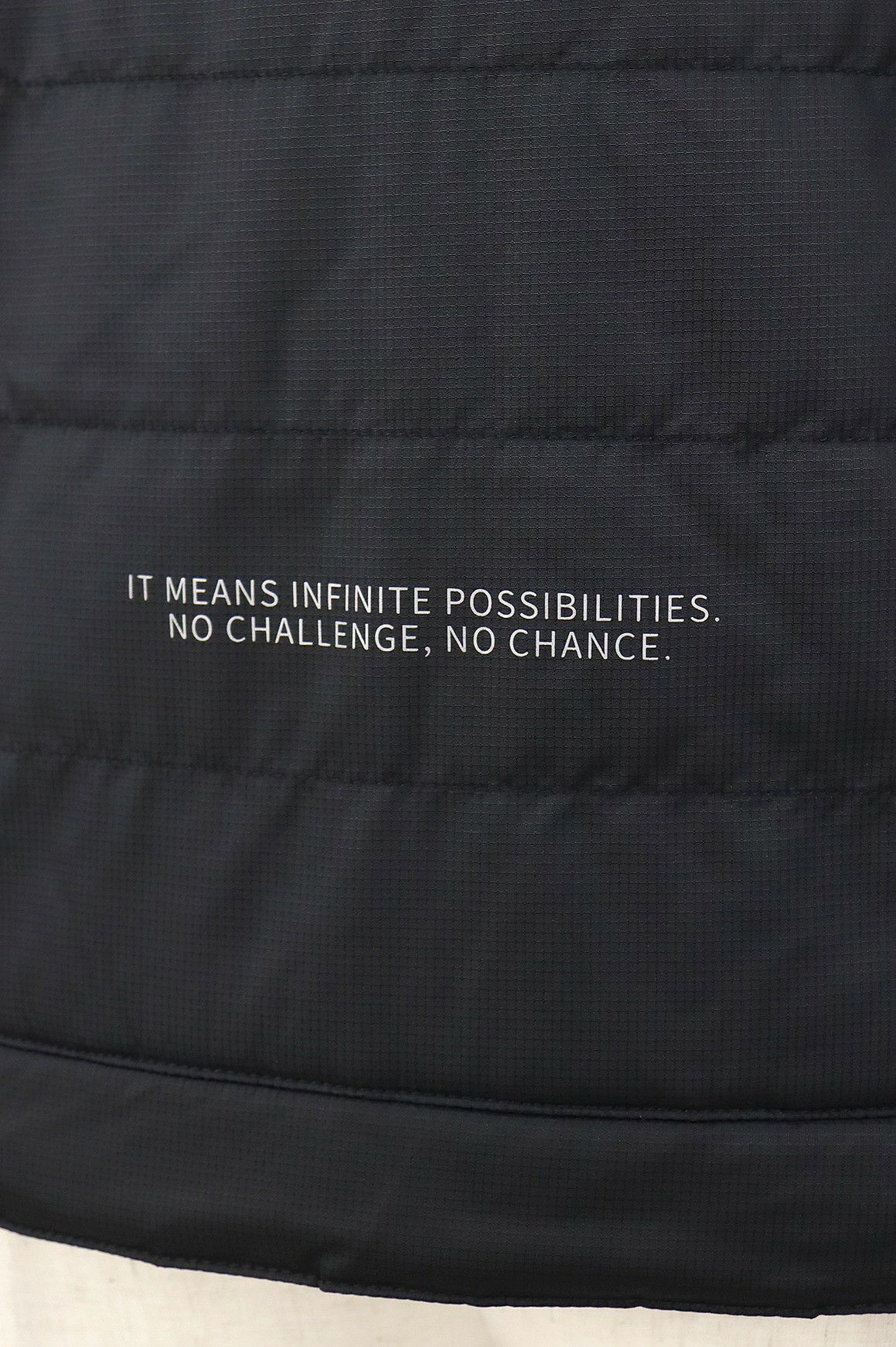 キックスリーのブルゾン