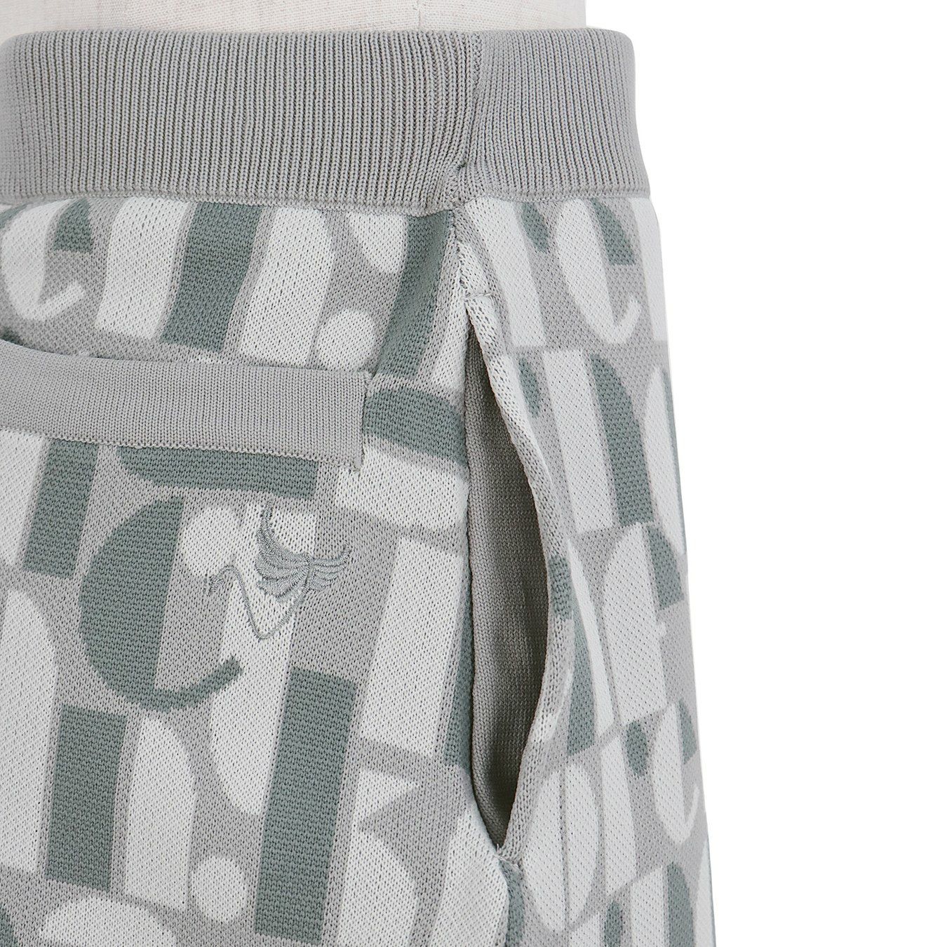 クランクのスカート