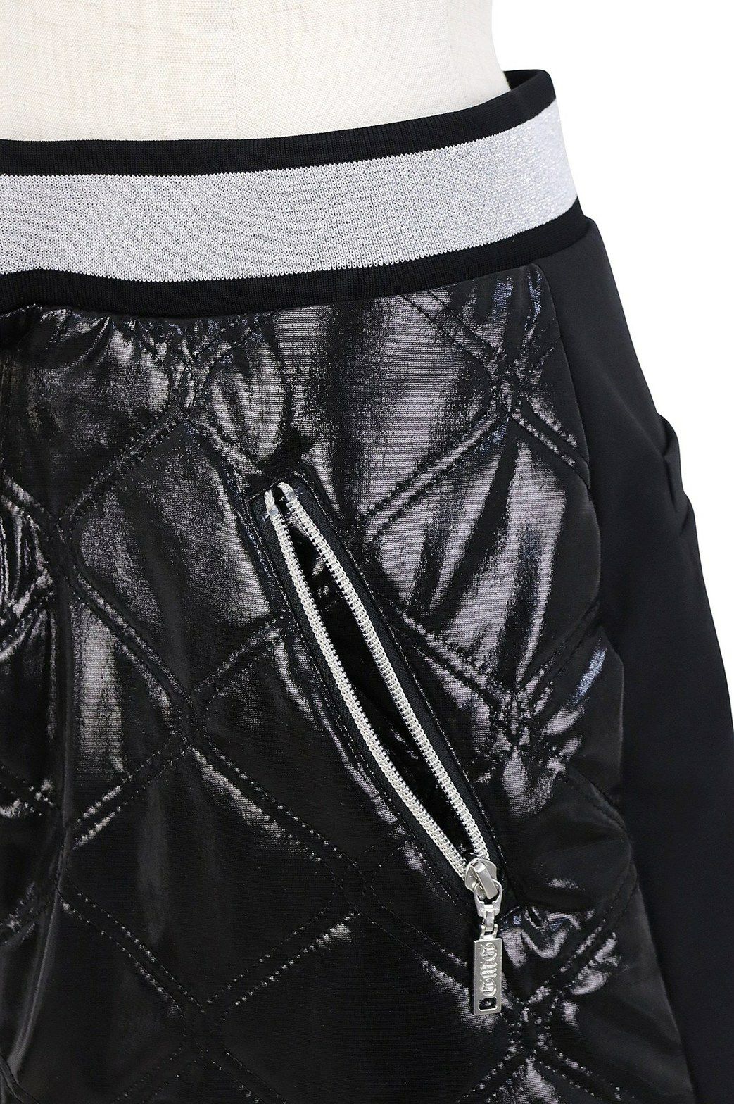 ダンスウィズドラゴンのスカート