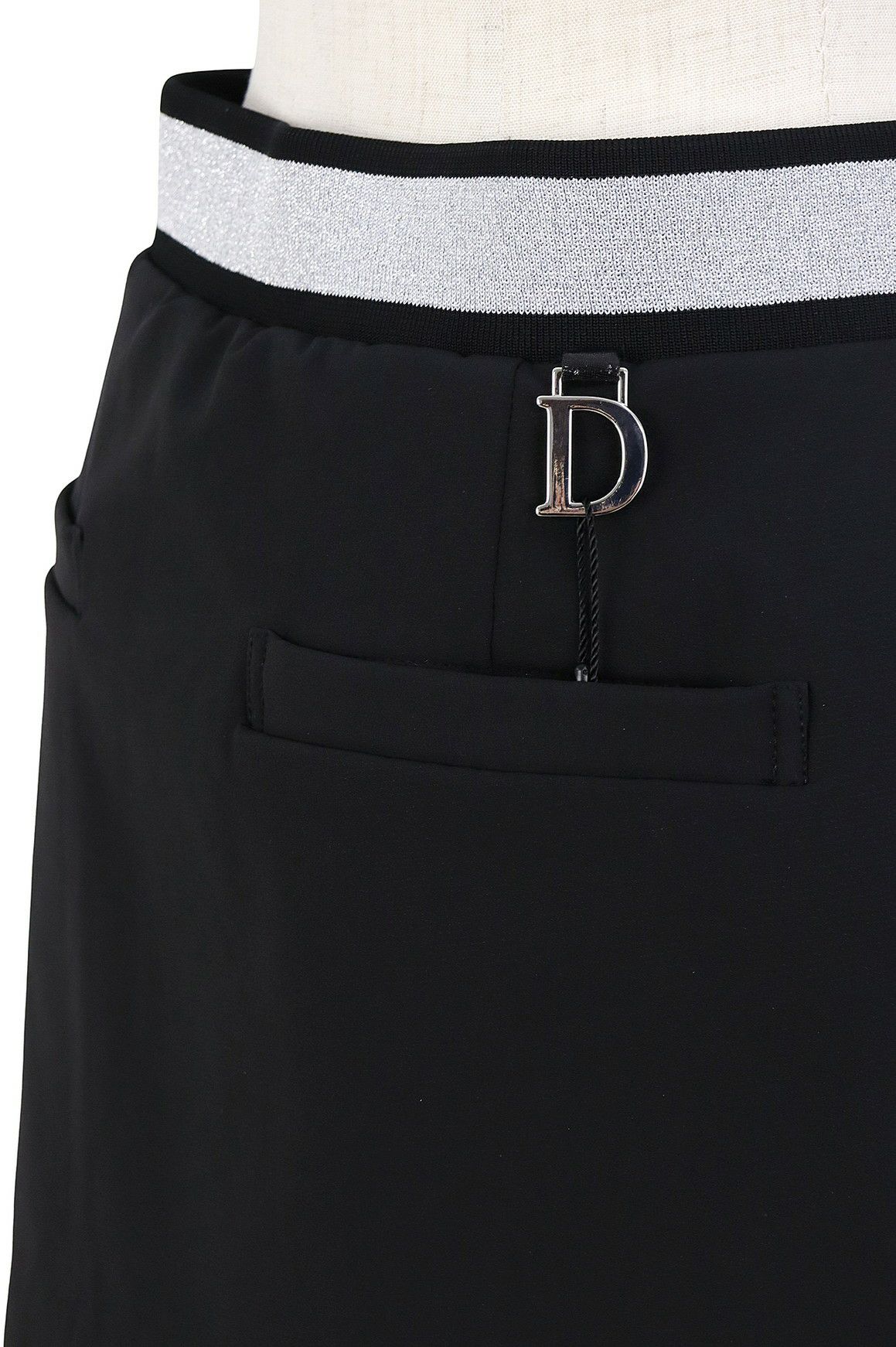 ダンスウィズドラゴンのスカート