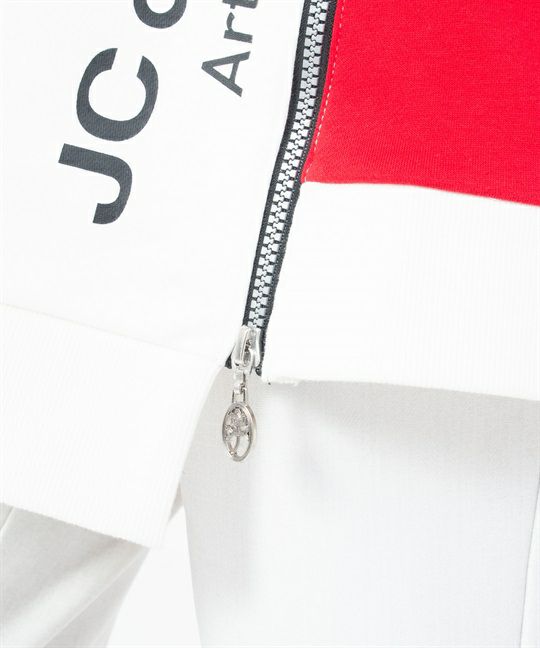 カステルバジャックのパーカー