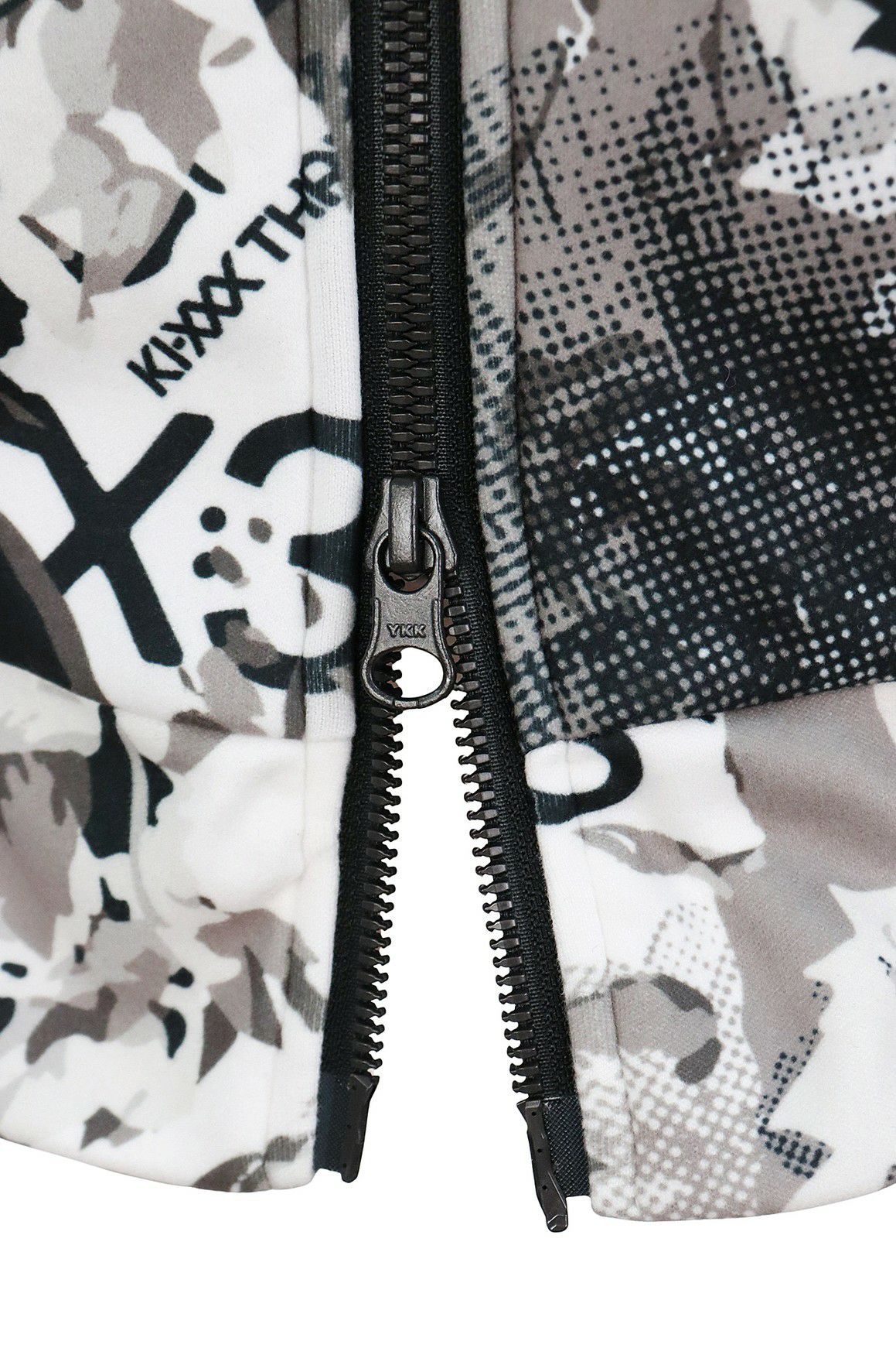 キックスリーのブルゾン