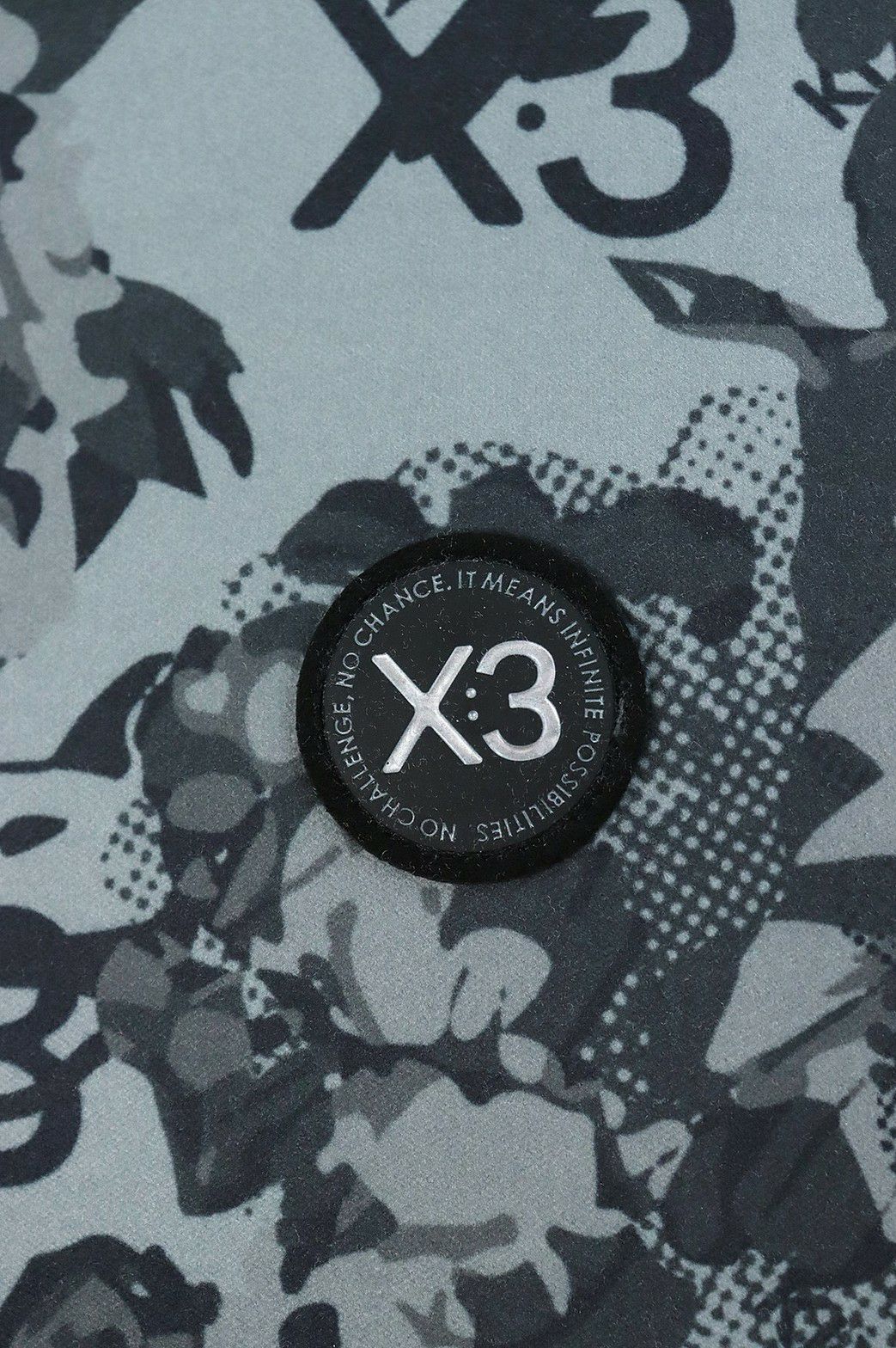 キックスリーのハイネックシャツ