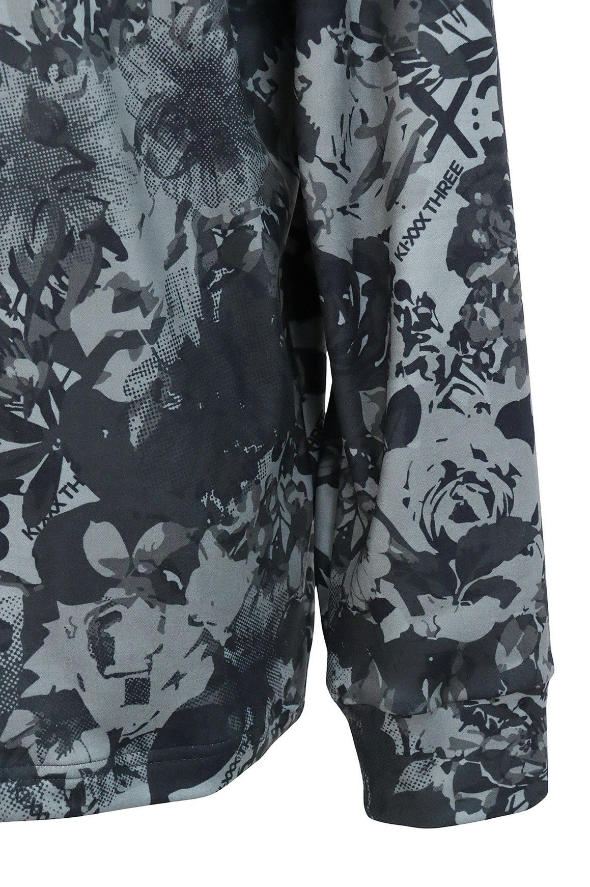 キックスリーのハイネックシャツ