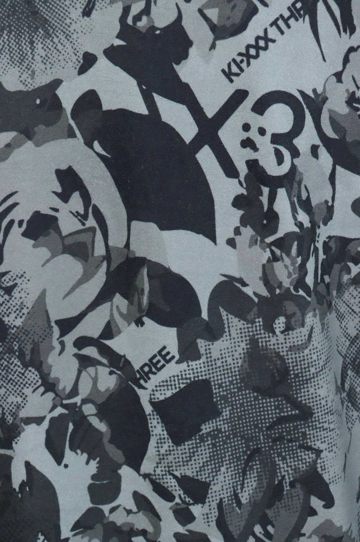 キックスリーのハイネックシャツ