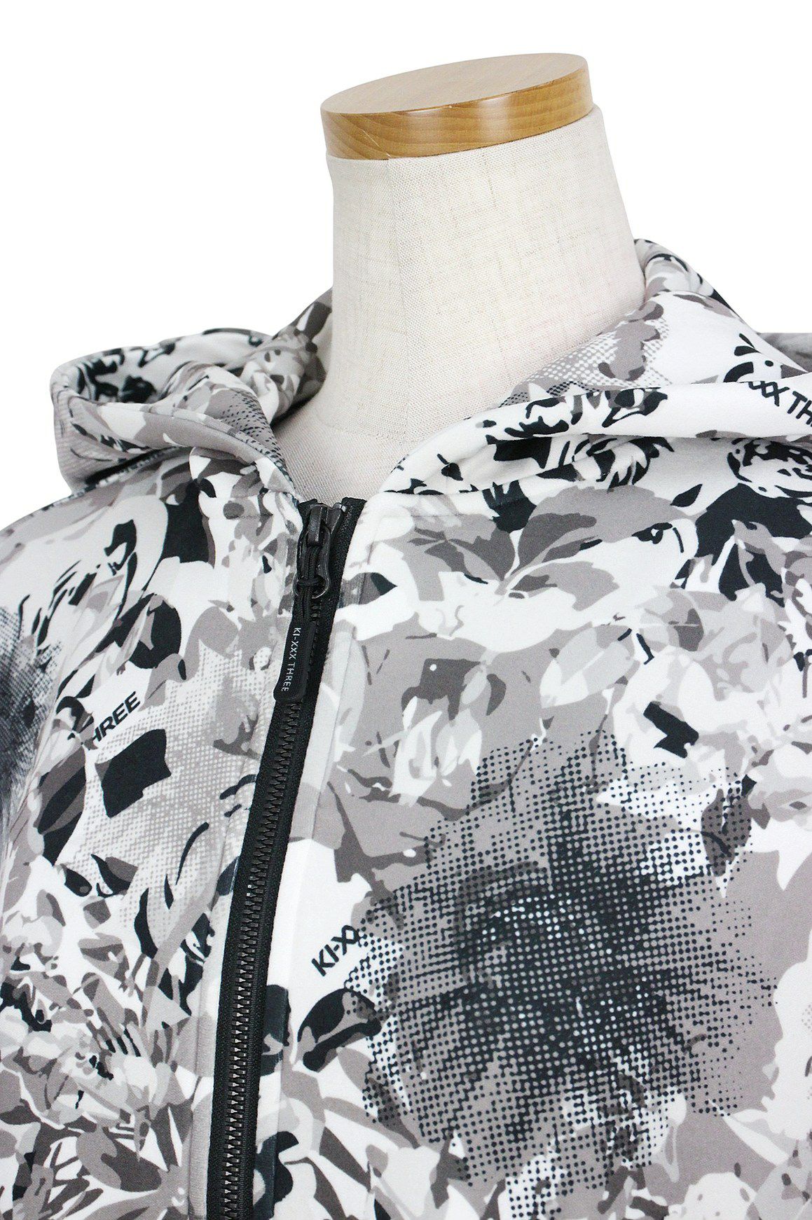 キックスリーのブルゾン