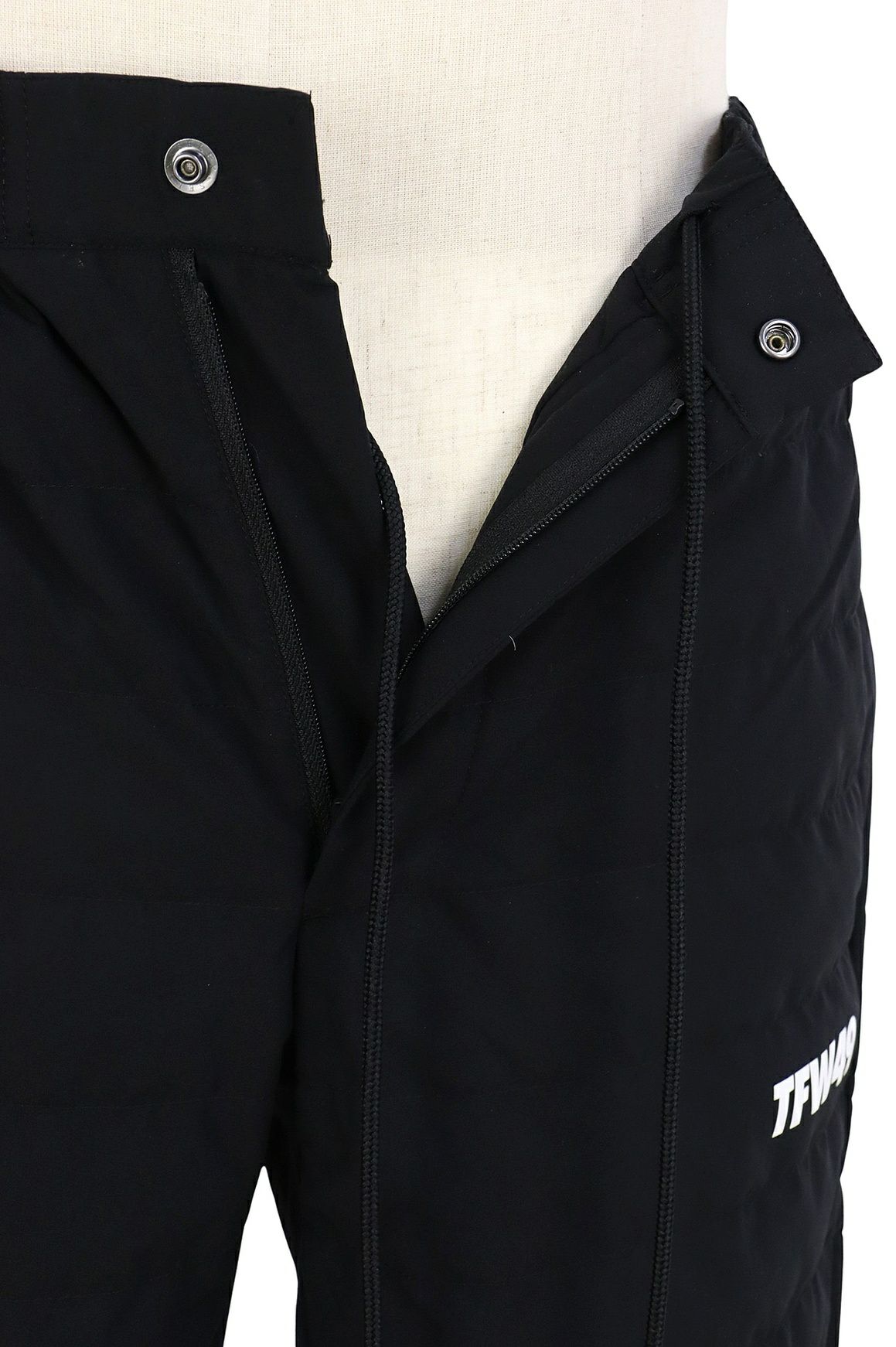 ティーエフダブリューフォーティーナインのロングパンツ