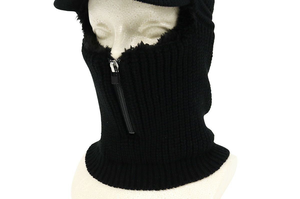 ウノピゥウノウグァーレトレのニットキャップ