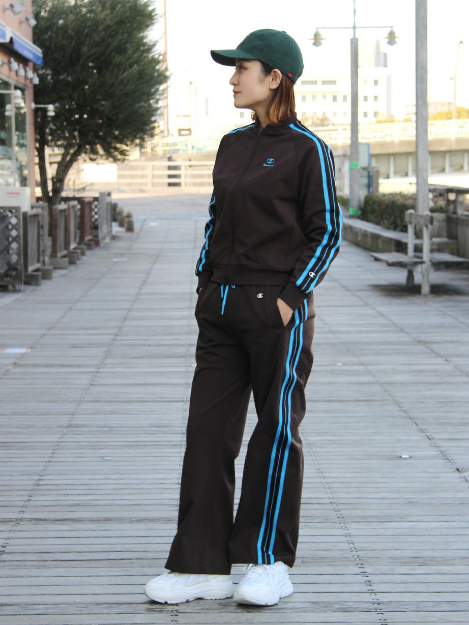 チャンピオン日本正規品のブルゾン