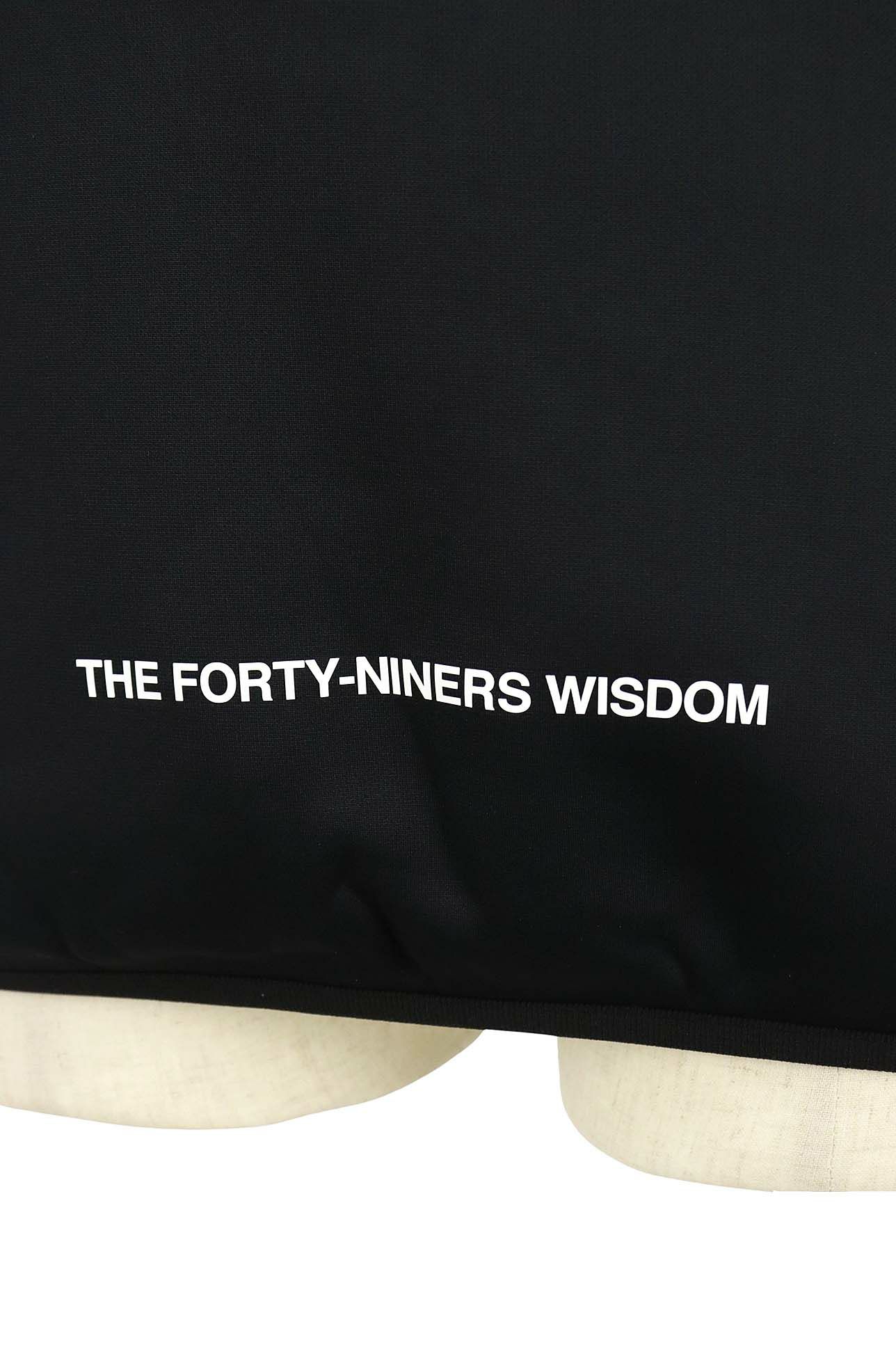 TFW49のパーカー