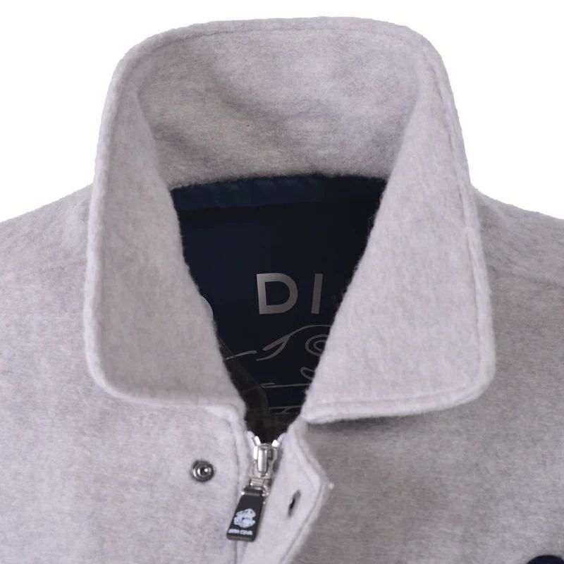 シナコバのブルゾン