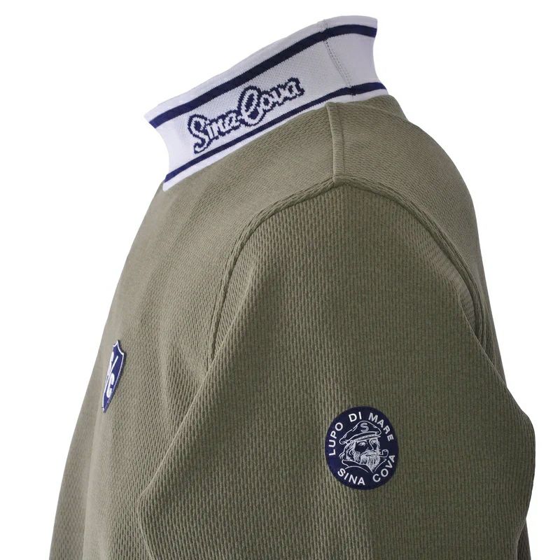 シナコバのハイネックシャツ