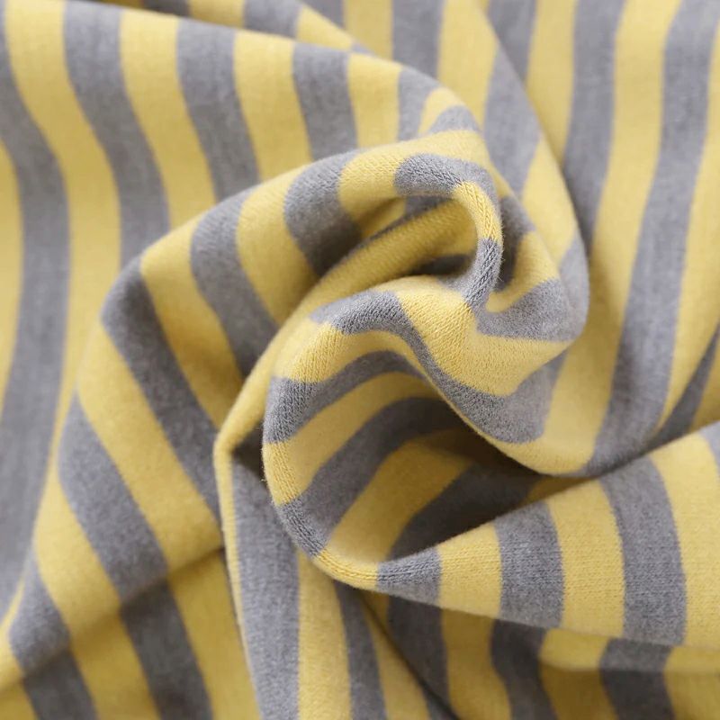 シナコバのハイネックシャツ