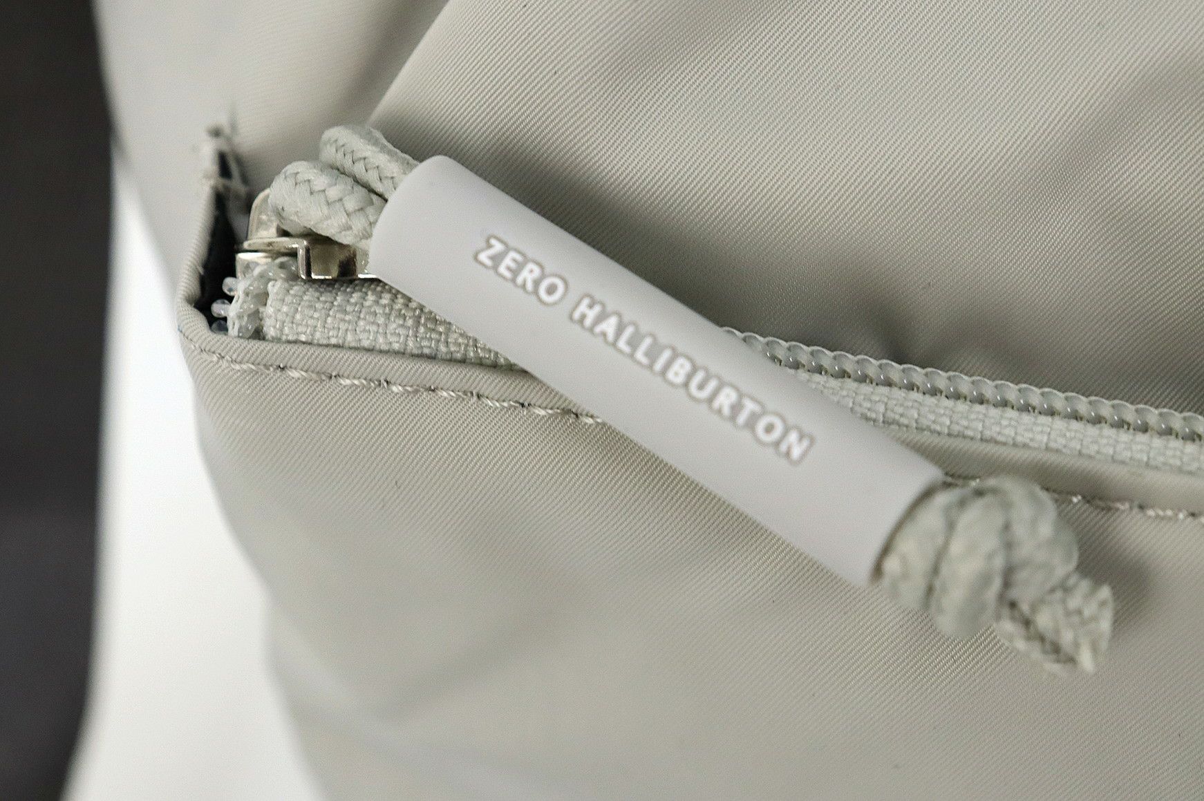 ゼロハリバートンゴルフのカートバッグ