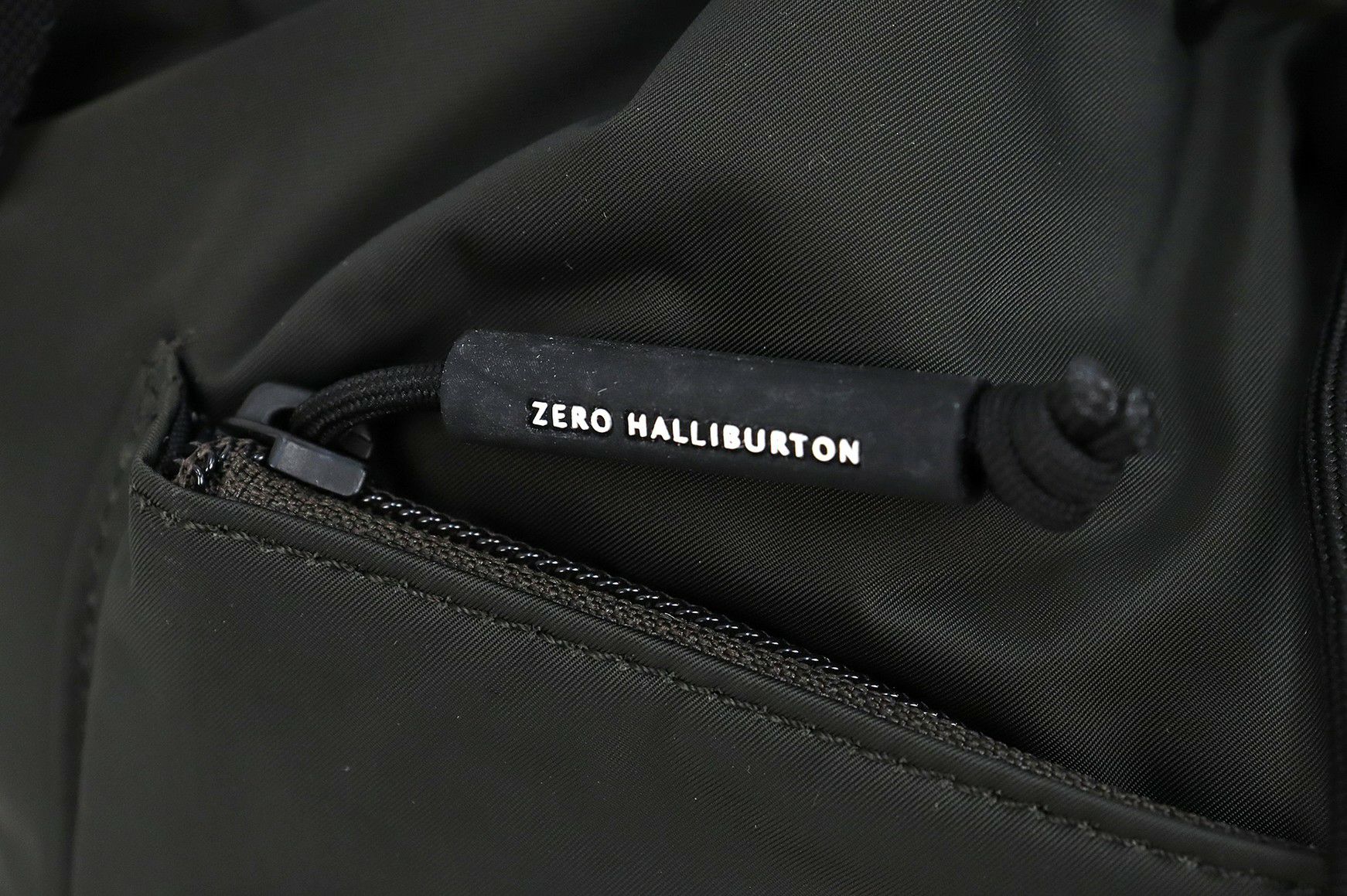 ゼロハリバートンゴルフのカートバッグ