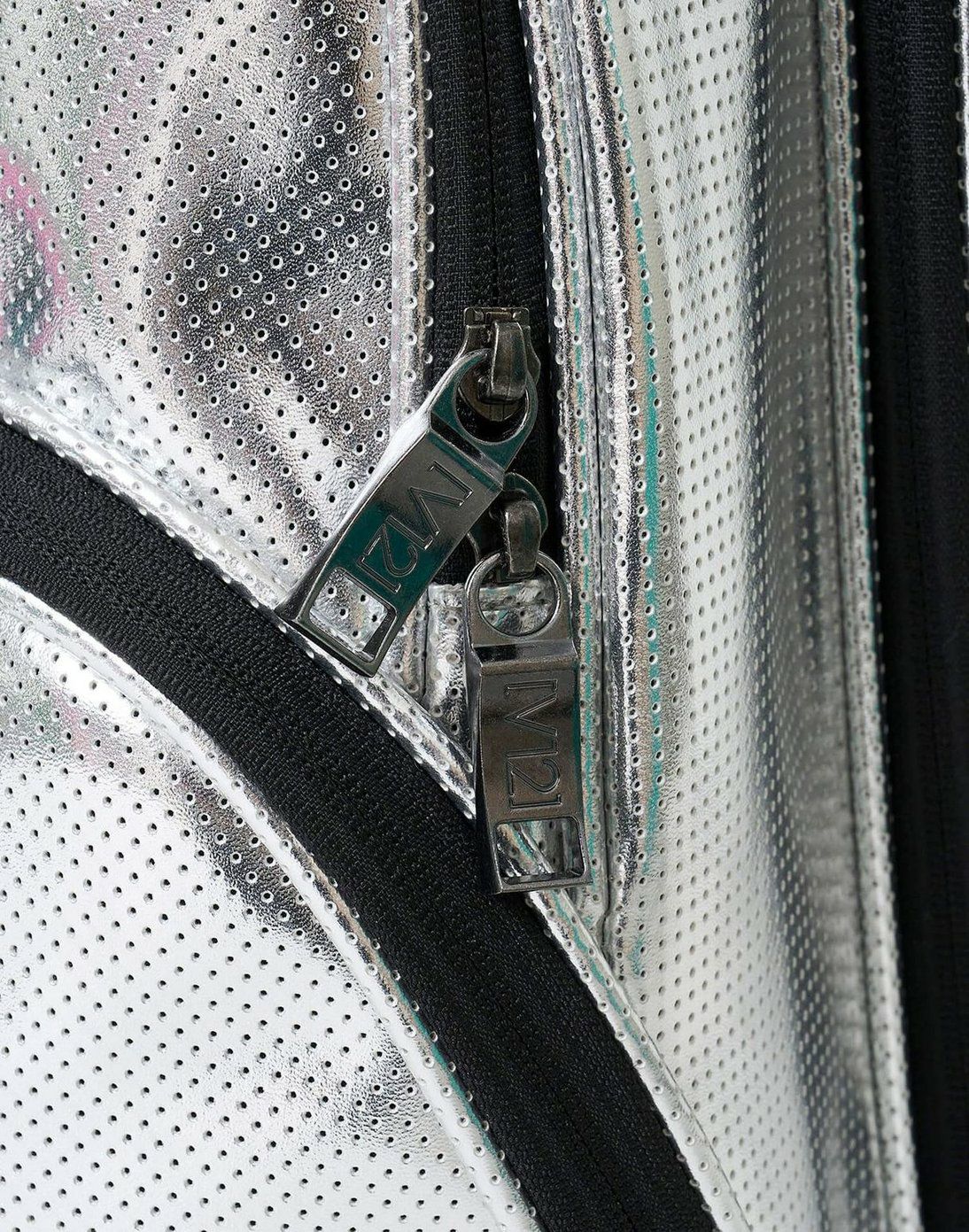 V12のキャディバッグ