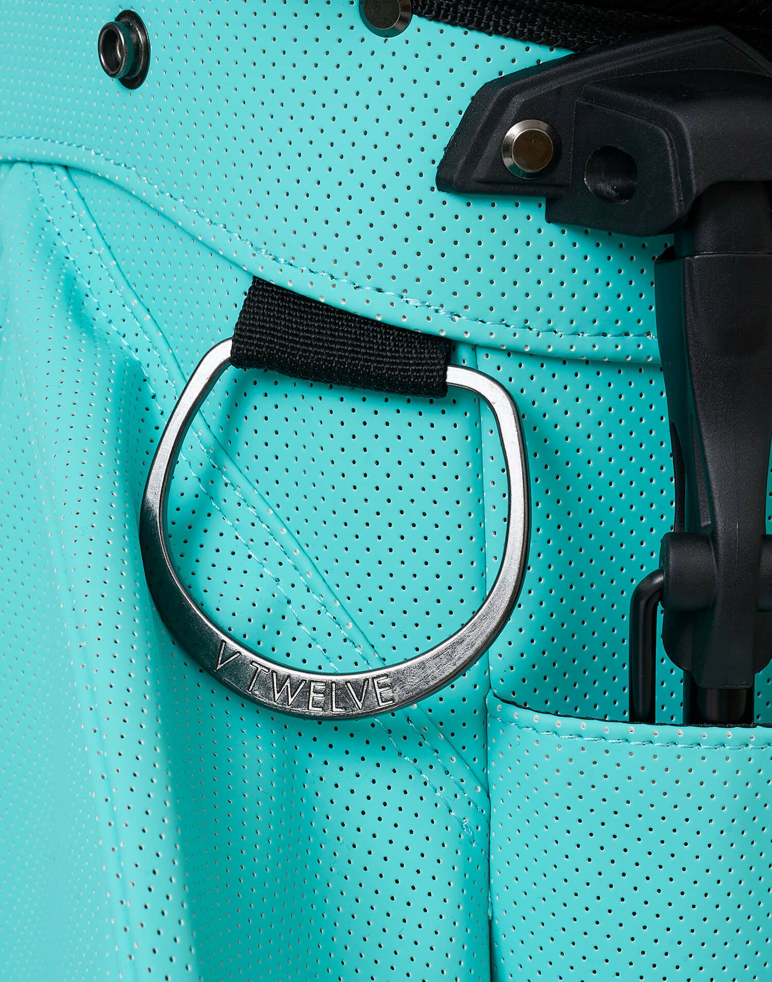 V12のキャディバッグ