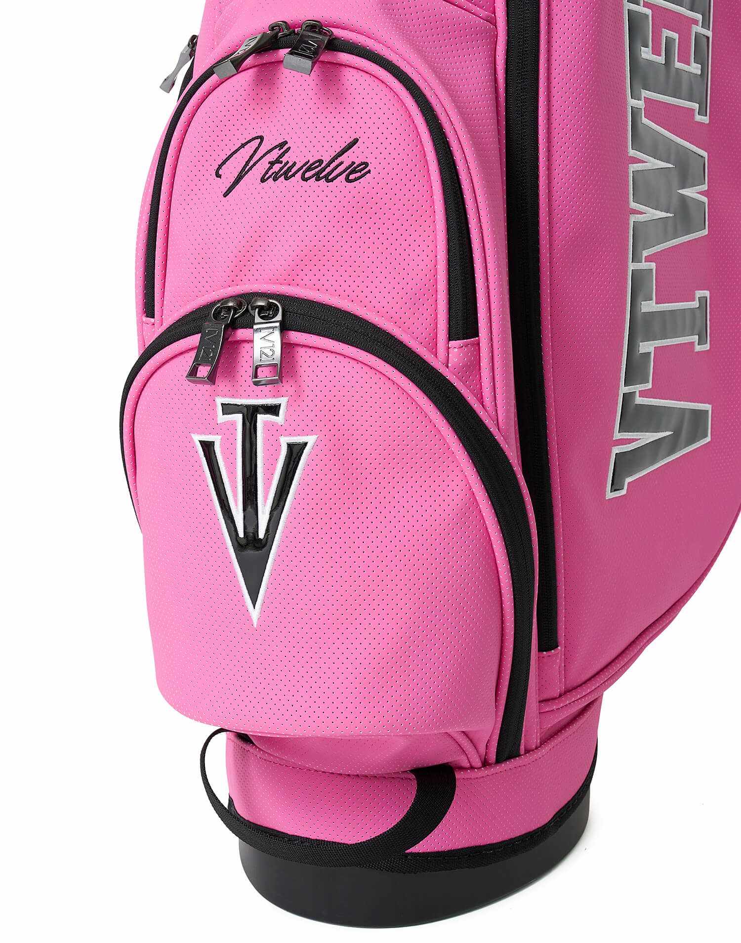 V12のキャディバッグ