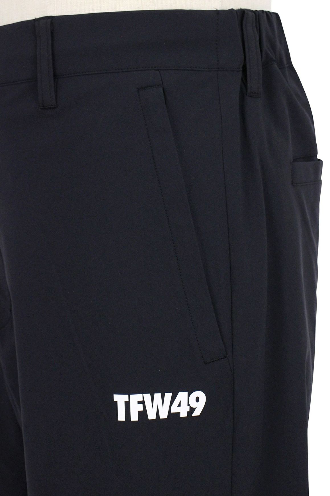 ティーエフダブリューフォーティーナインのパンツ