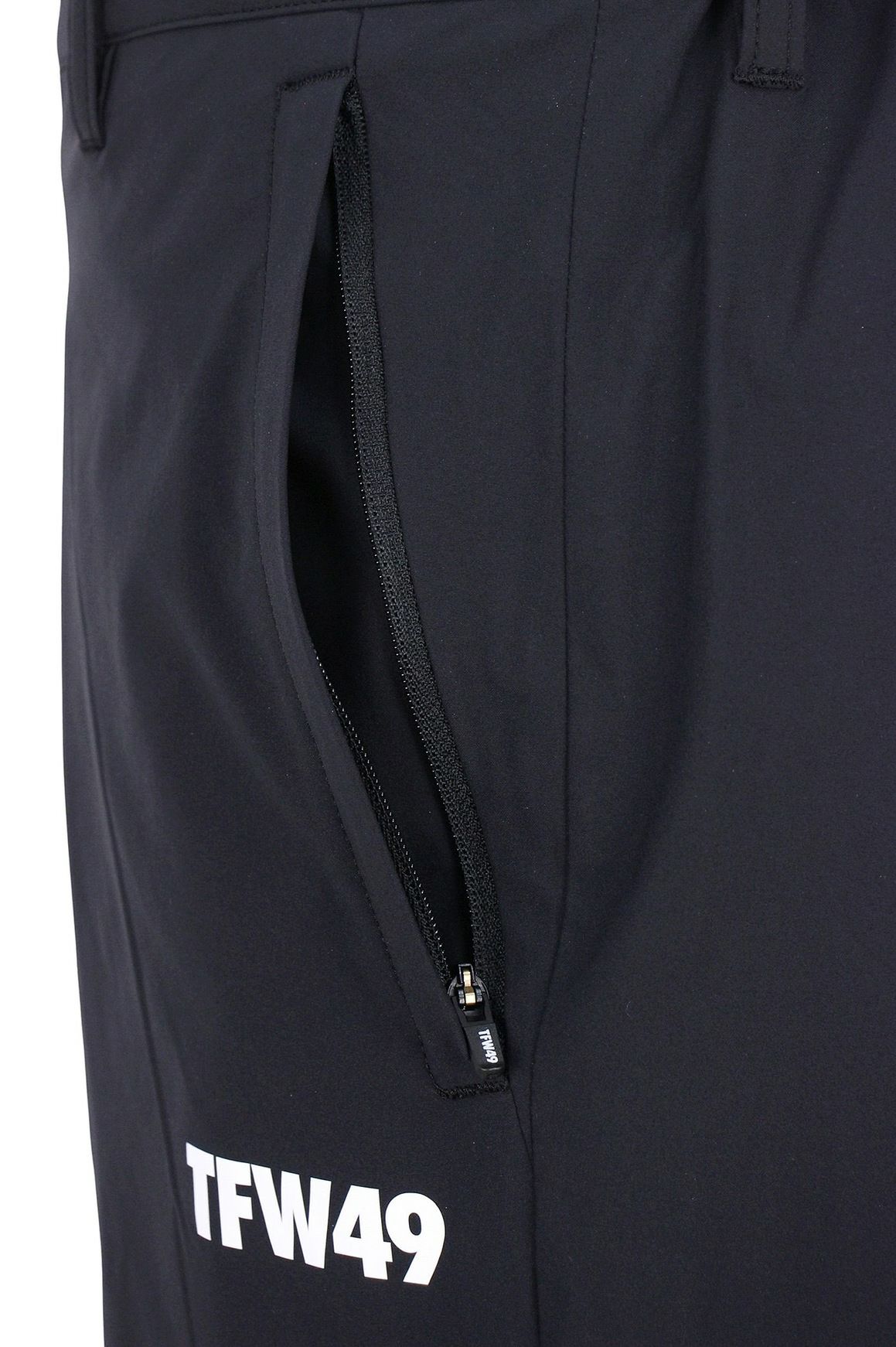 ティーエフダブリューフォーティーナインのパンツ