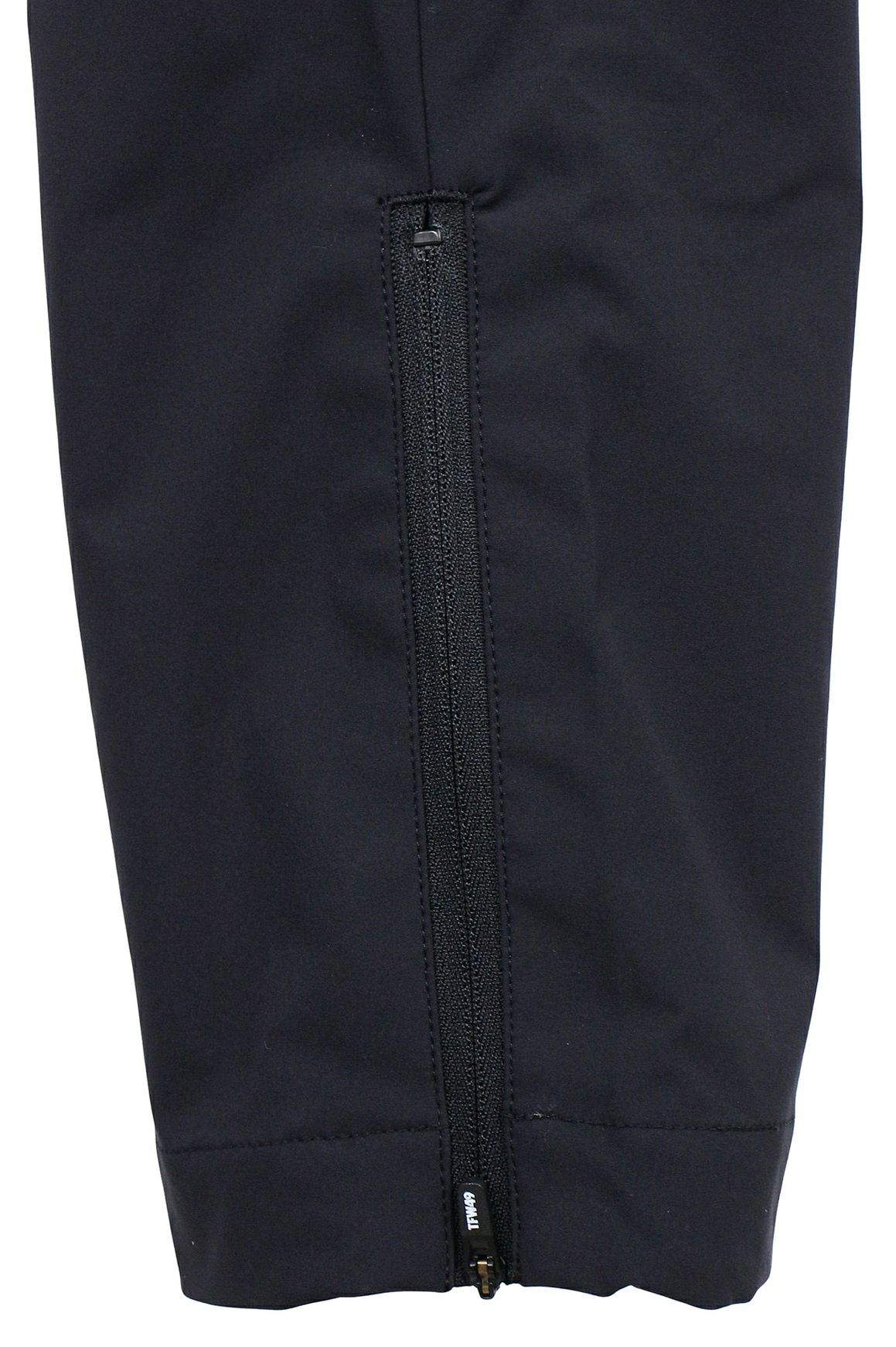 ティーエフダブリューフォーティーナインのパンツ