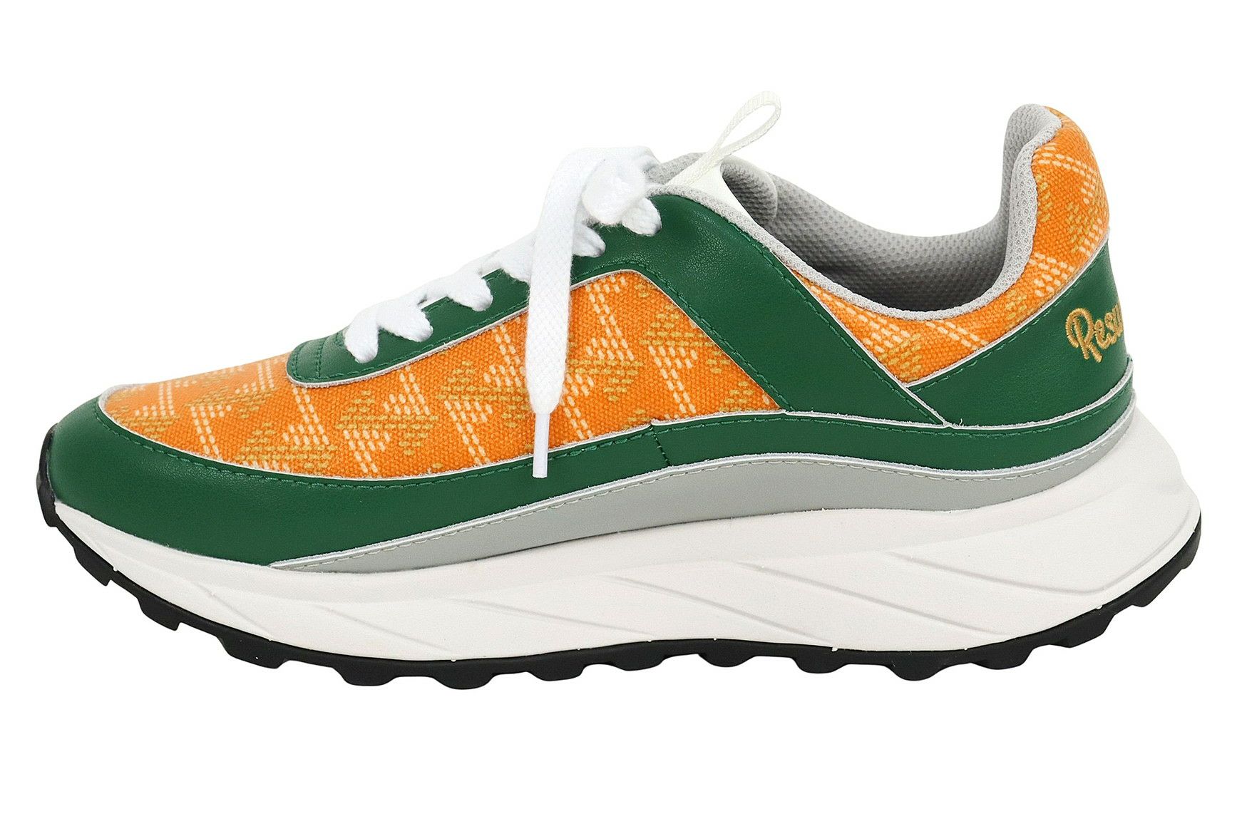 レザレクションのシューズ