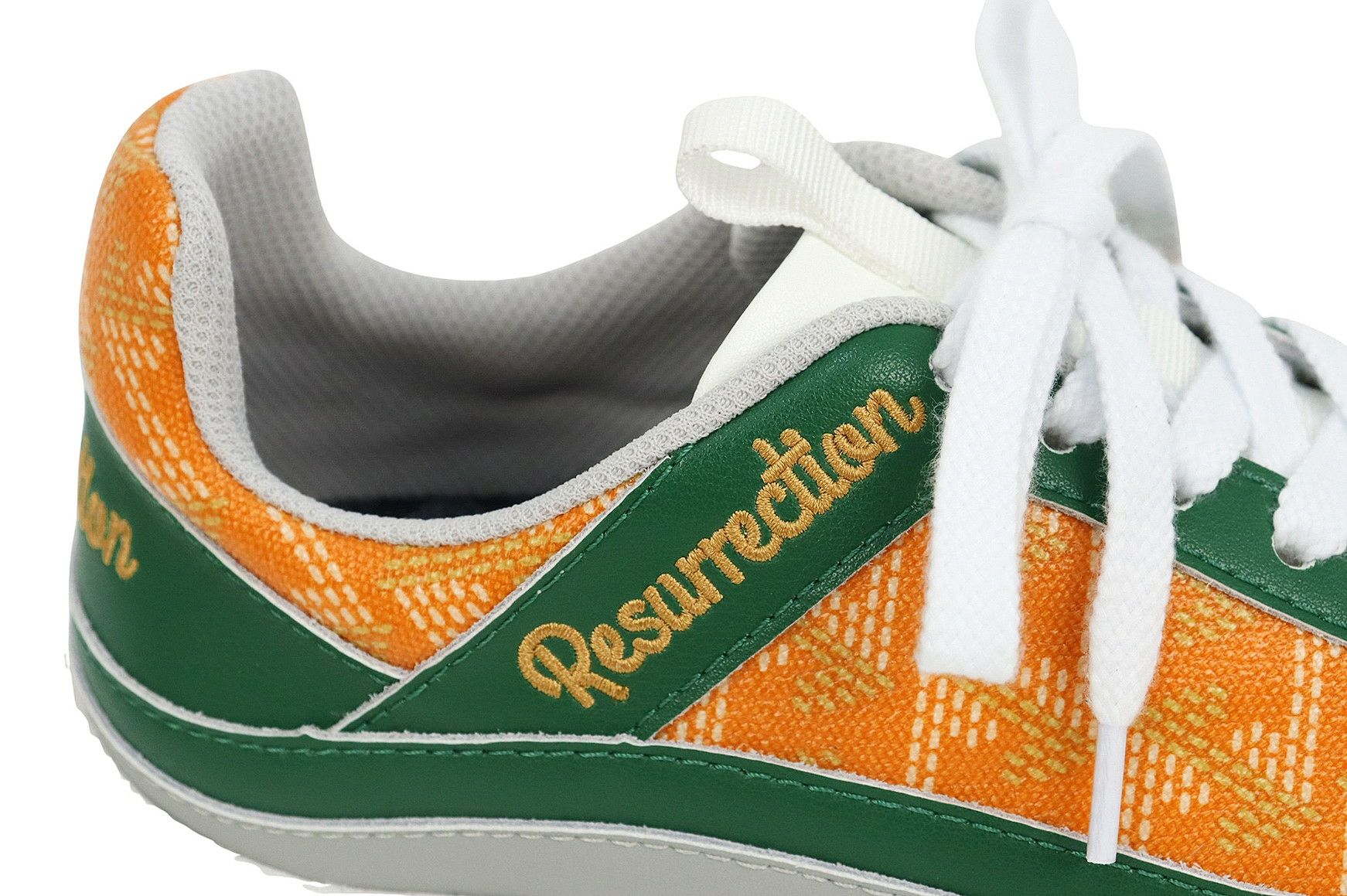 レザレクションのシューズ