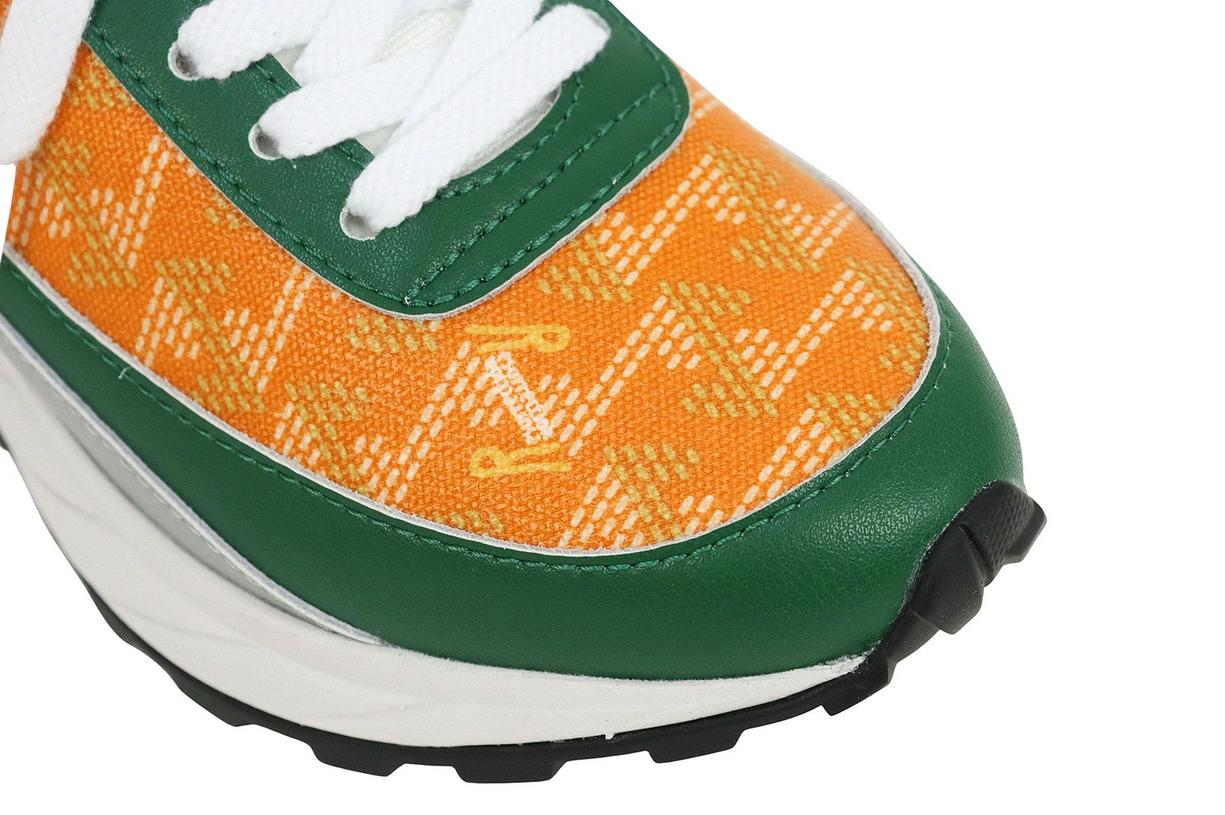 レザレクションのシューズ